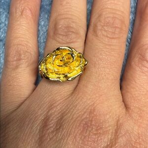 Vintage 1970 Gold Flower Statement Ring - Women Jewelry